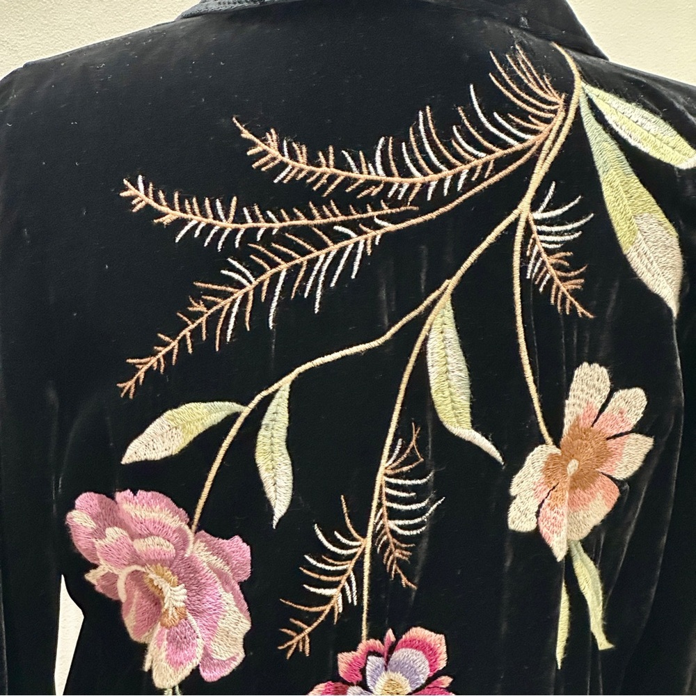 Johnny Was Black Velvet Duster Jacket with Floral Embroidery, size XS - Picture 7 of 9